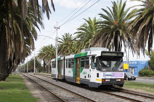 B2.2030 heads along the reserved track along Mt Alexander Road in Essendon with an outbound route 59 service