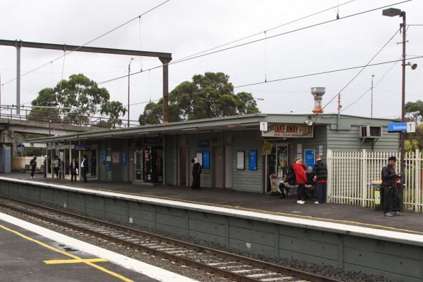 Station building at Sunshine platform 1