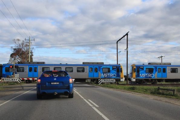 Siemens 791M  and 787M cross Cardinia Road, bound for the city