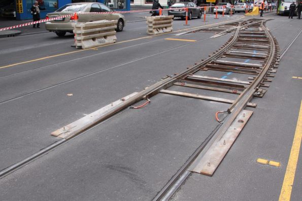 Temporary crossover ('kletterweichen' or 'climbing turnout') in place on Elizabeth Street, north of La Trobe