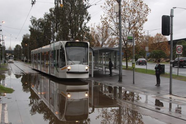 D2.5017 heads into the city past a giant puddle at Whiteman and Clarendon Streets