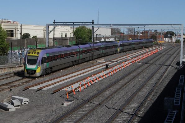 VLocity 3VL26 and classmate on the up at Middle Footscray