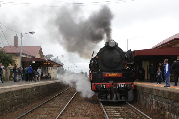 R761 leads the train, waiting for a cross and overtake move at Gisborne