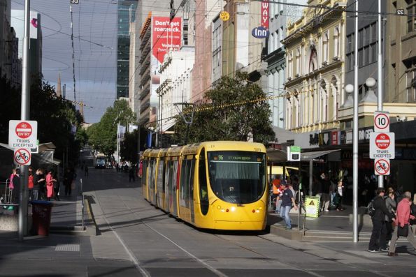 C2.5113 westbound at Bourke and Elizabeth Streets