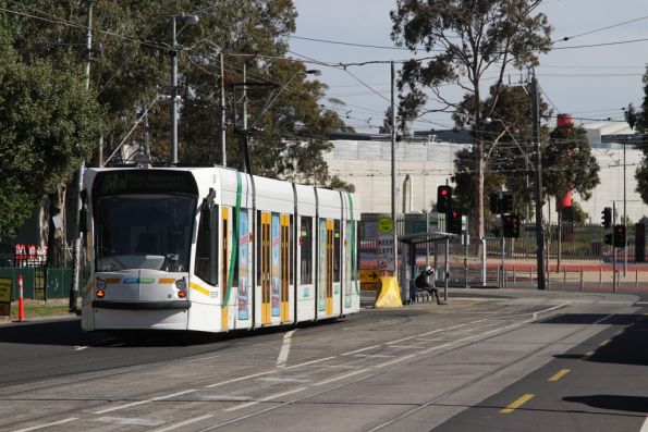 D2.5009 waiting in the Showgrounds Loop