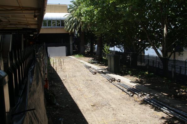 More steel stumps still to be installed, it appears the deck will run the entire length of the platform