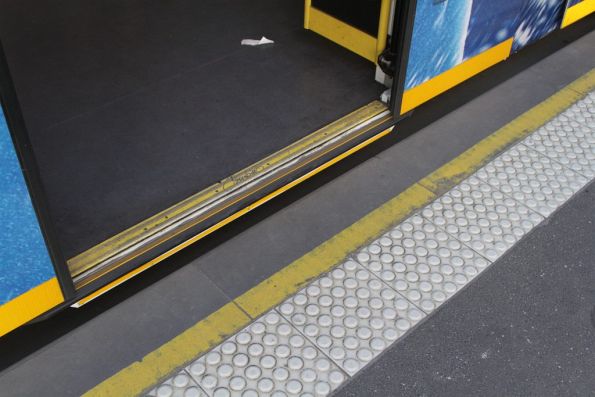 Gap between a Combino tram and the platform stop at Melbourne University 