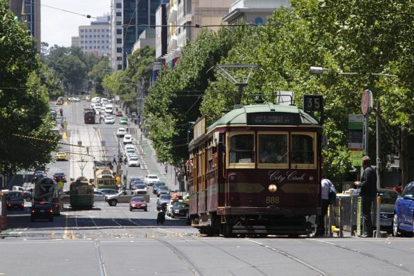 SW6.888 on the City Circle at La Trobe and Queen Streets