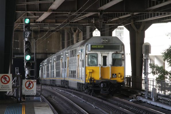 Set K82 arrives into Circular Quay on the City Inner track