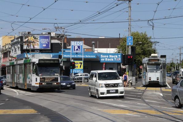 B2.2091 on route 59 passes Z3.137 on route 82 at Moonee Ponds Junction