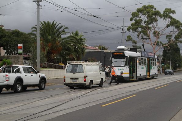 Driver of Z3.194 jumps out to throw the Maribyrnong River crossover on Maribyrnong Road