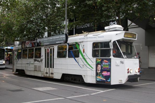 Z1.96 heads south at Swanston and Bourke Streets