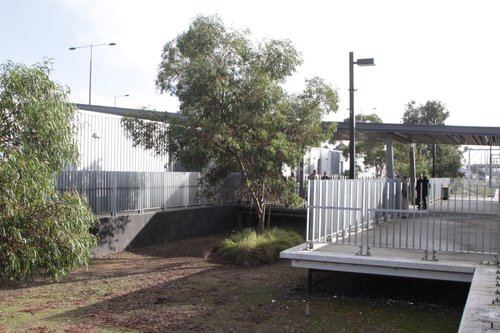 Land bridge links Craigieburn platform 2 with the station concourse