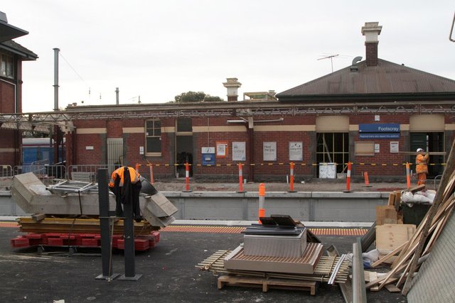 Applying the finishing touches to the new RRL platforms 3 and 4