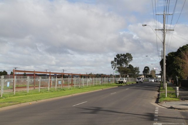 Noise walls under construction near Ardeer station