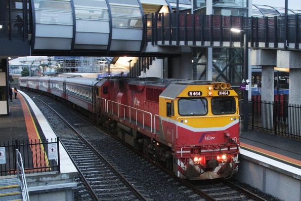 N464 on the down Swan Hill service arrives at Footscray platform 4 on the newly opened RRL tracks