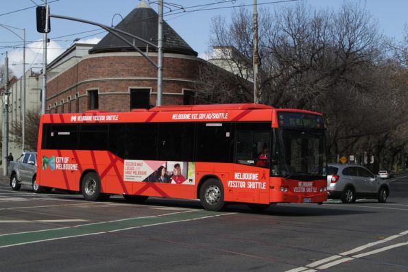 Melbourne Visitor Shuttle bus #78 rego 6678AO turns from Domain Road onto St Kilda Road 