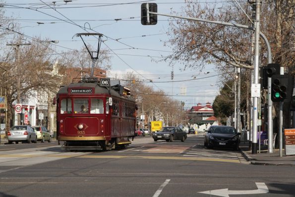 SW6.935 heads back into the city along Clarendon Street in South Melbourne