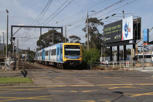 X'Trapolis 137M departs Bayswater station on the up