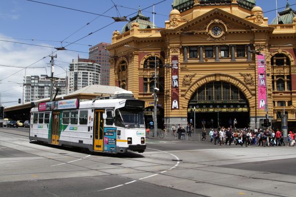 Z3.202 headed north on Swanston and Flinders Street