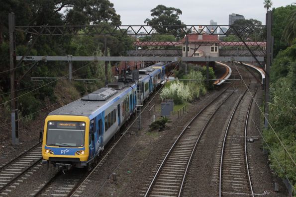 X'Trapolis 176M heads to Frankston on the day before the 2014 State Election