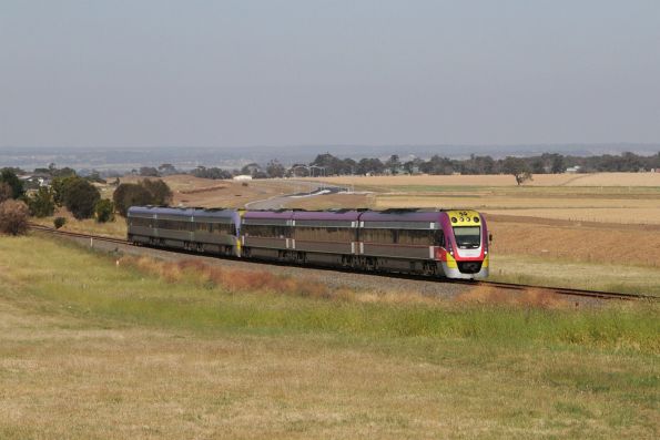 VLocity 3VL51 and classmate arrive into Waurn Ponds station on the down