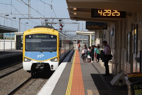 Siemens train on a down Werribee service arrives into Laverton 