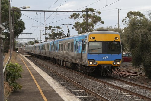 Alstom Comeng 586M departs St Albans with a down Watergardens service