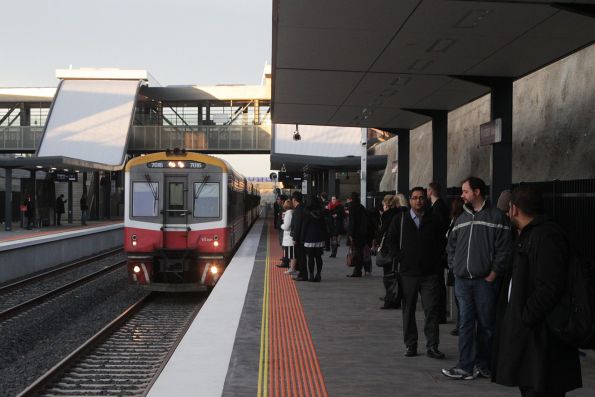 Sprinter 7016 and four classmates arrives into the platform with a Wyndham Vale shortworking