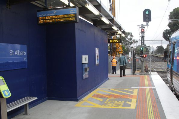 Passenger information and signage installed on the temporary St Albans platform 2