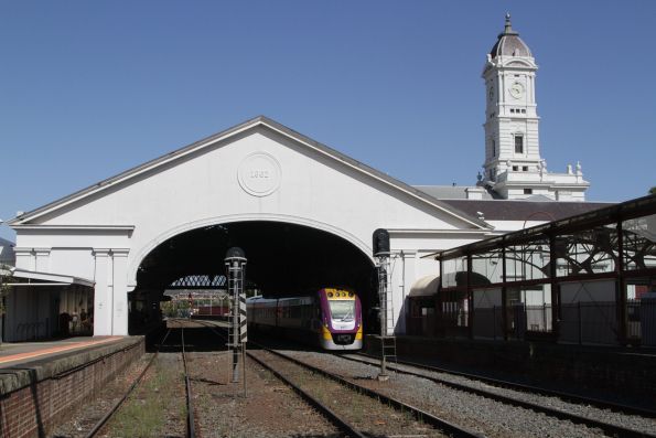 VLocity train in the platform at Ballarat station