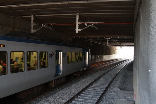 X'Trapolis train departs Gardiner station beneath Burke Road