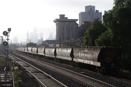 Tail end of the Kensington grain on the goods lines through South Kensington 