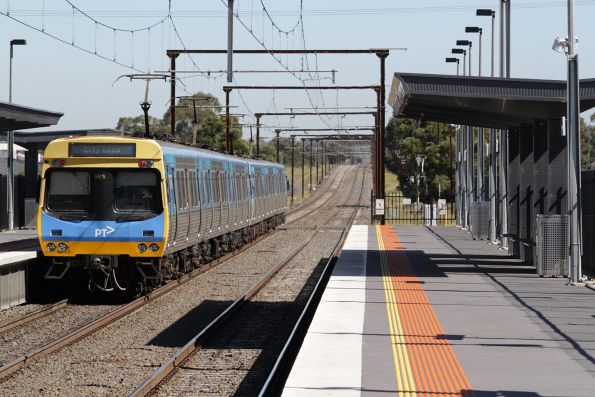 EDI Comeng departs Cardinia Road station on the up