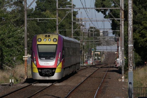 VLocity VL44 on a down Gippsland service at Carnegie