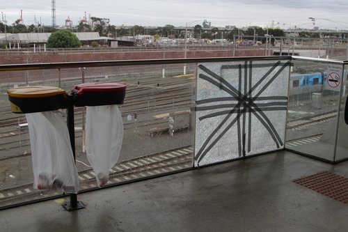 Glass balustrade at North Melbourne station is still broken, a few months after I first photographed it