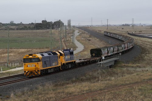 BL32 and XR554 lead the Geelong bound 'hospital train' wagon transfer through Truganina