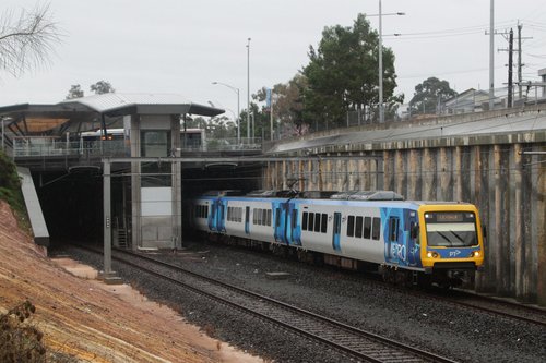 X'Trapolis 14M departs Nunawading station on a down Lilydale service