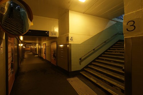 Stairs from the centre subway to Richmond platform 3 and 4