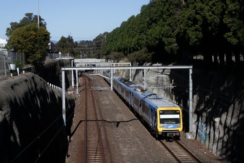 X'Trapolis 921M leads an up service under the Middleborough Road bridge at Laburnum