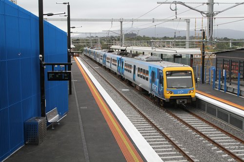 X'Trapolis 876M arrives into the new Heatherdale station with an up service