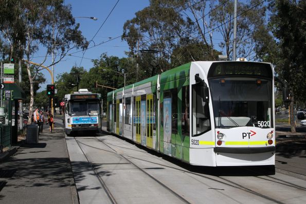 D2.5020 and A2.300 at Royal Parade and Brunswick Road