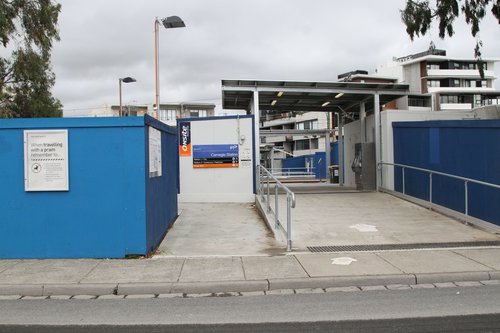 Entrance to Carnegie station platform 2