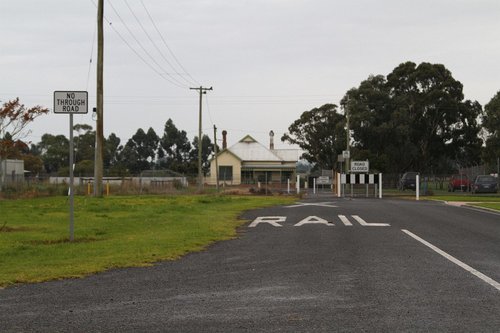 Former Simpson Street level crossing in Terang