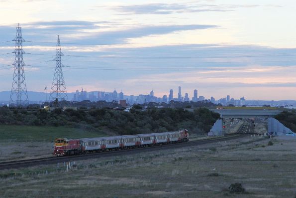 P17 leads P12 towards the city at Caroline Springs