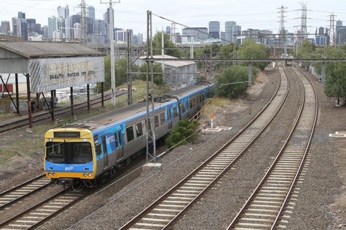 EDI Comeng 412M on a down Craigieburn service at Kensington