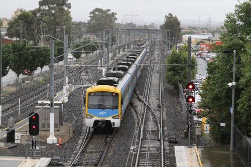 Siemens train shunts out to the yard at Watergardens