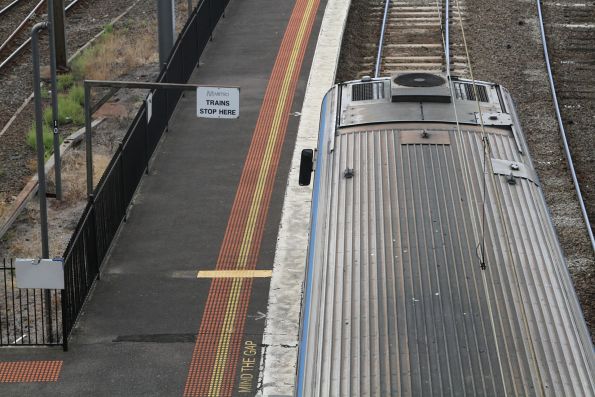 'Metro trains stop here' notice at North Melbourne platform 5