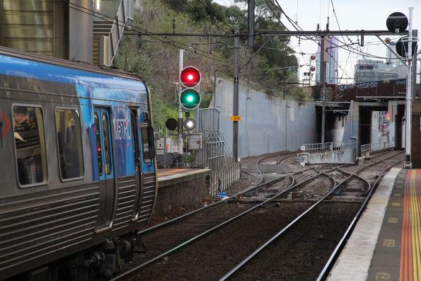 EDI Comeng 511M arrives into North Melbourne platform 1 with an up City Loop service