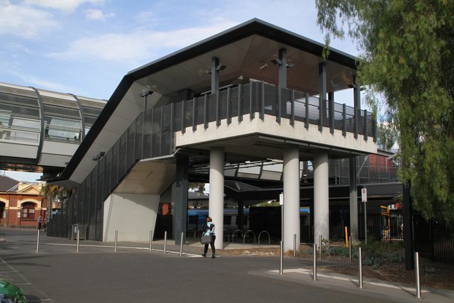 Escalators linking platform 4 and 5 to the overhead bridge